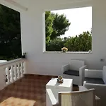 Leo * Ostuni