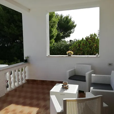 Leo * Ostuni